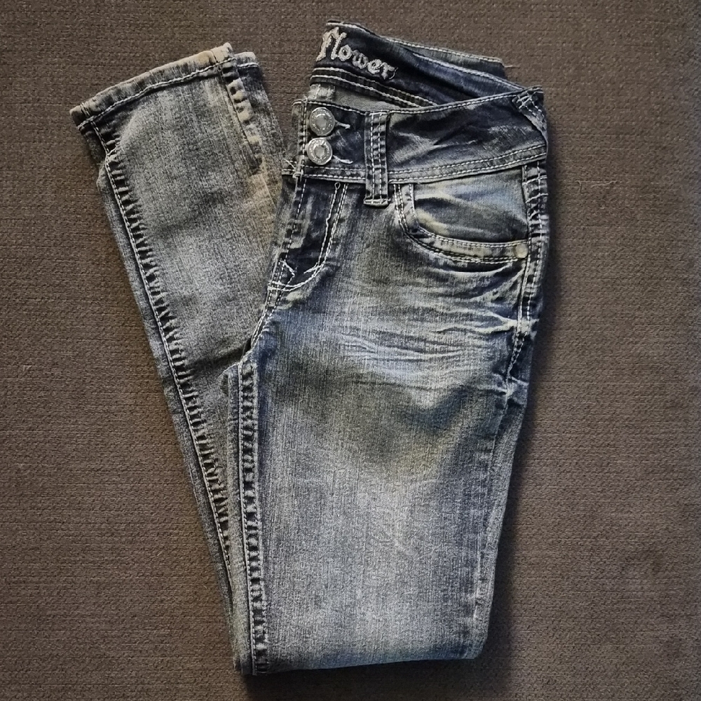 Wallflower Women's Distressed Gray Skinny Jeans